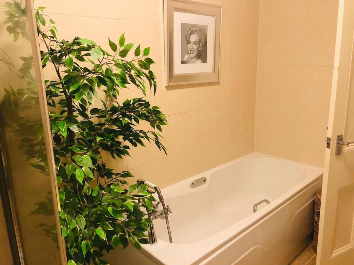 Ilkley Central One Apartment Ngoại thất bức ảnh